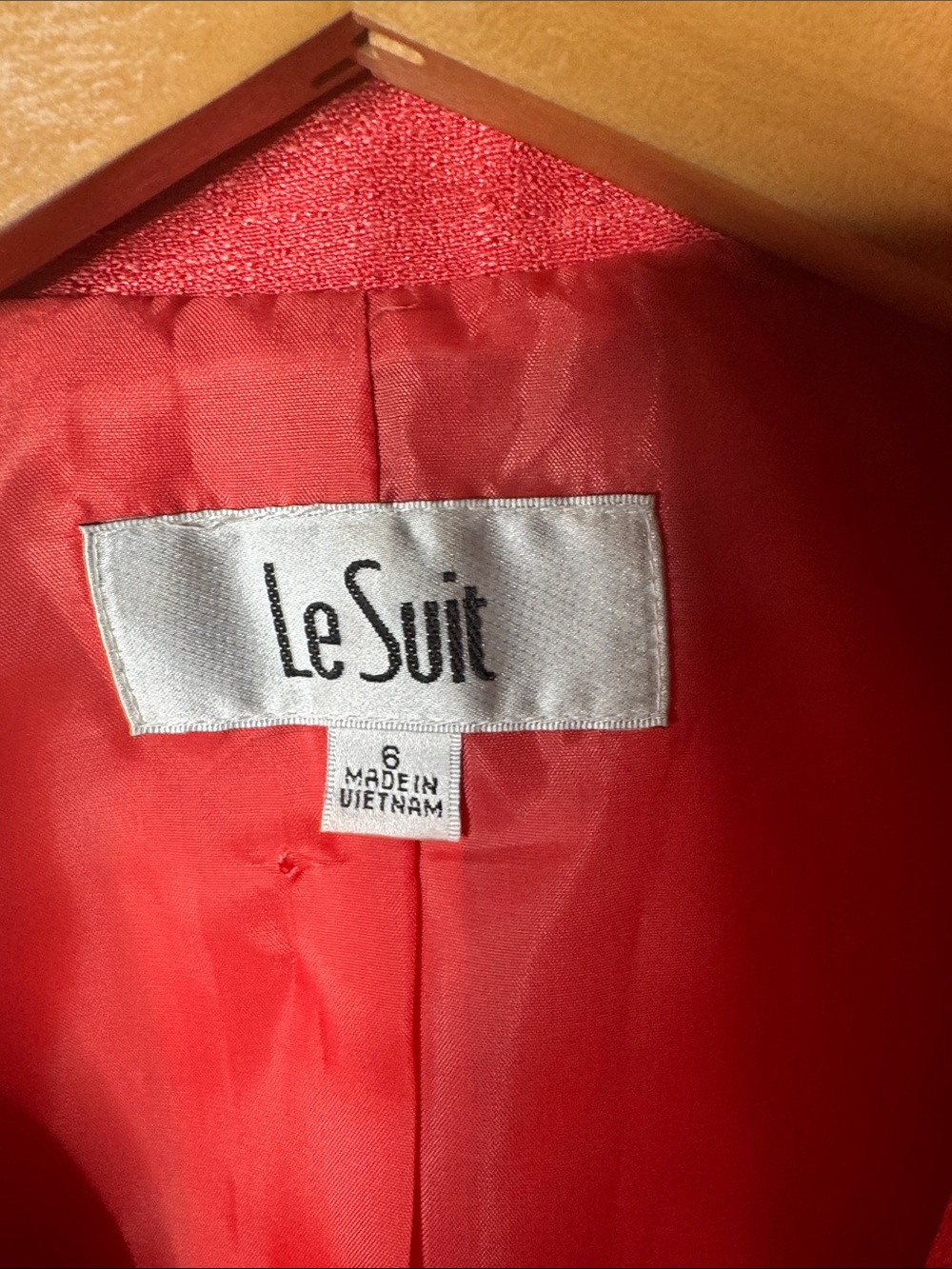 Le Suit Coral Pink 2-Piece Skirt Suit Set Size 6 Career Office - Picture 3 of 13